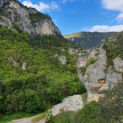 Stage escalade Gorges du Tarn, découverte falaise et progression, 4 jours